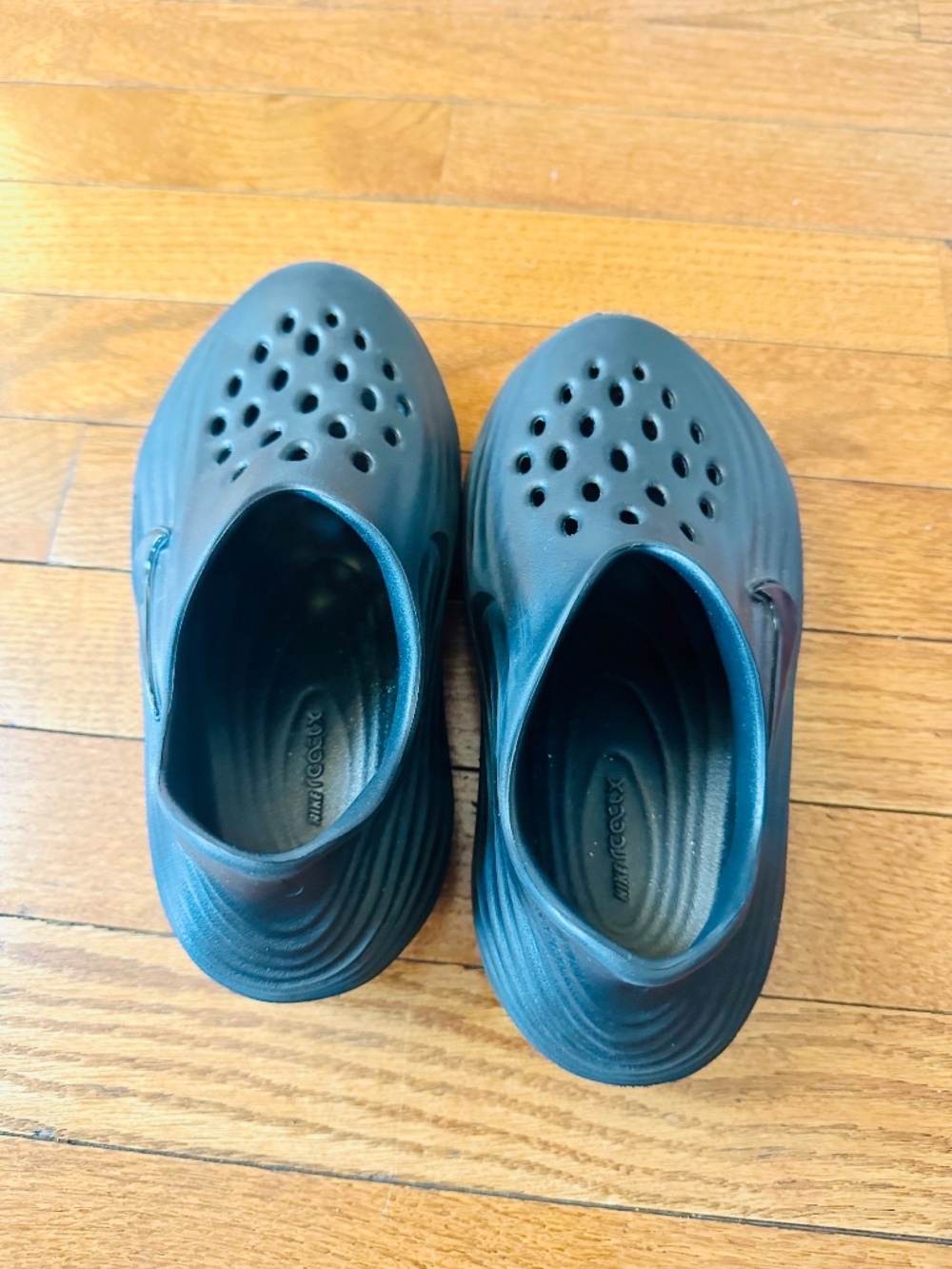 Nike ReactX Rejuven8 Clogs – Boys Size 3Y Black Slip-On Recovery Shoes - Picture 4 of 6